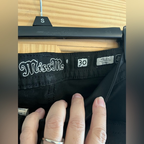 Miss Me Mid Rise Skinny Black Pants Size 30 - Picture 10 of 10